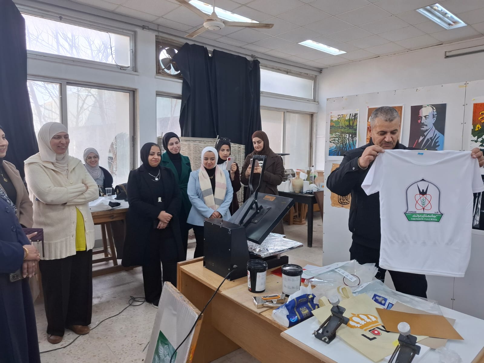 Specialized training workshop in screen printing and thermal printing for BTEC teachers