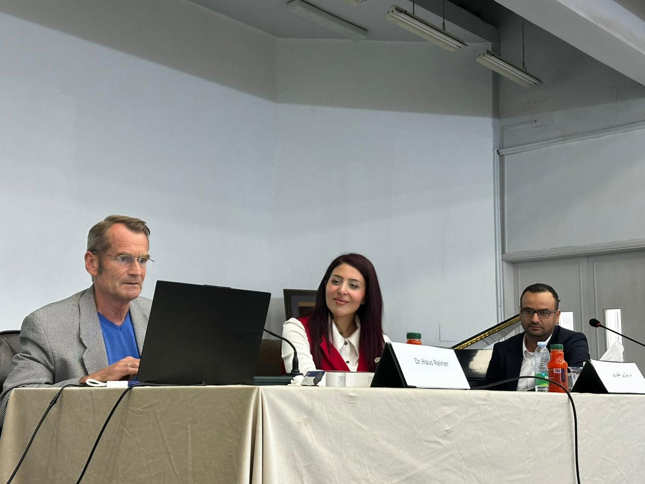 كلية الفنون الجميلة تنظم محاضرة تفاعلية حول 